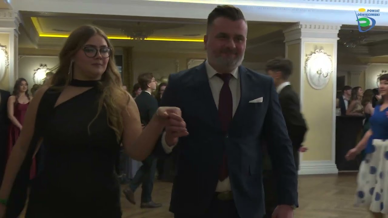 Studni&oacute;wka uczni&oacute;w powiatowego 