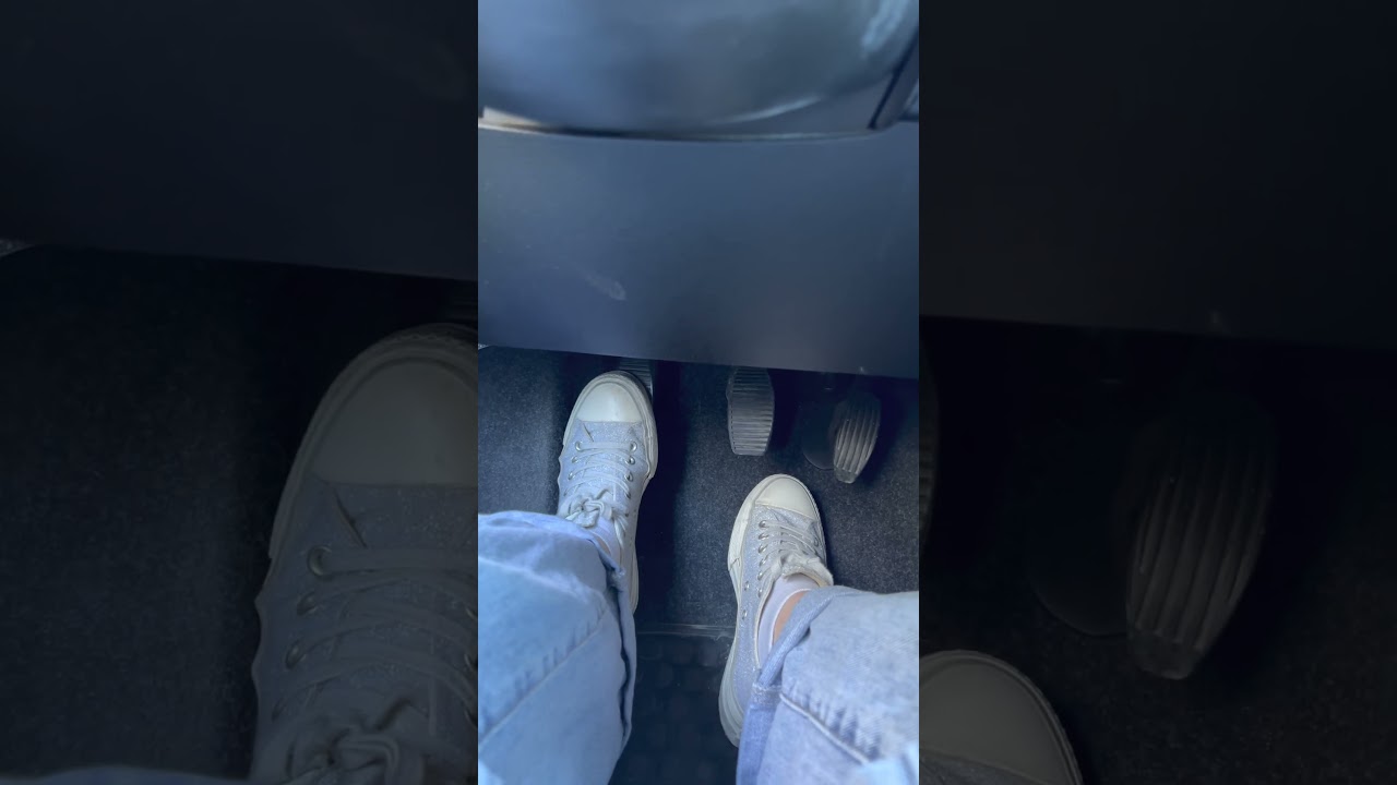 COME USARE I PEDALI DELL'AUTO