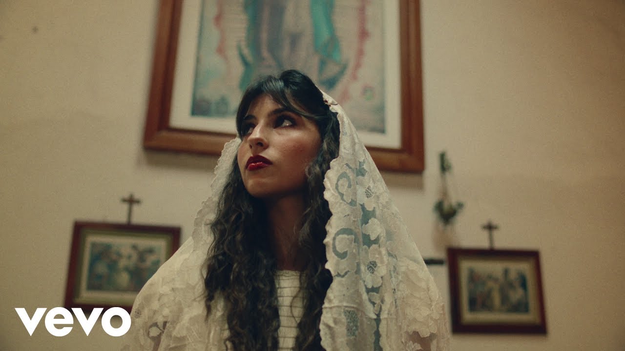 Andrea Bejar - Tu Fantasma (Official Music Video)