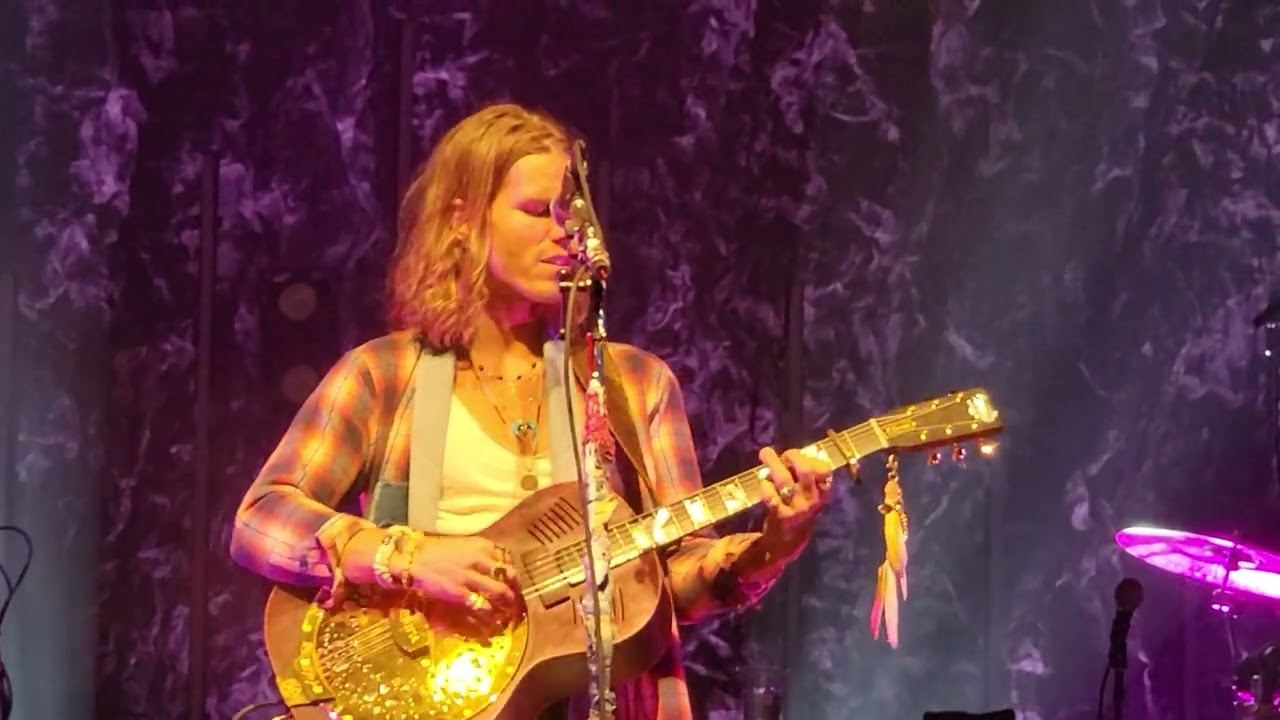 KALEO - All the Pretty Girls @ MTELUS