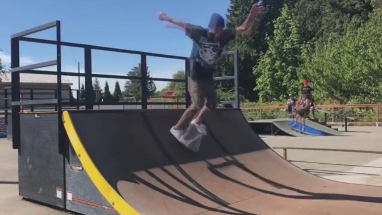 BEST QUARTER PIPE MINI RAMP SKATEBOARD TRICKS 2018! #1  Chris Haslam and friends 720p
