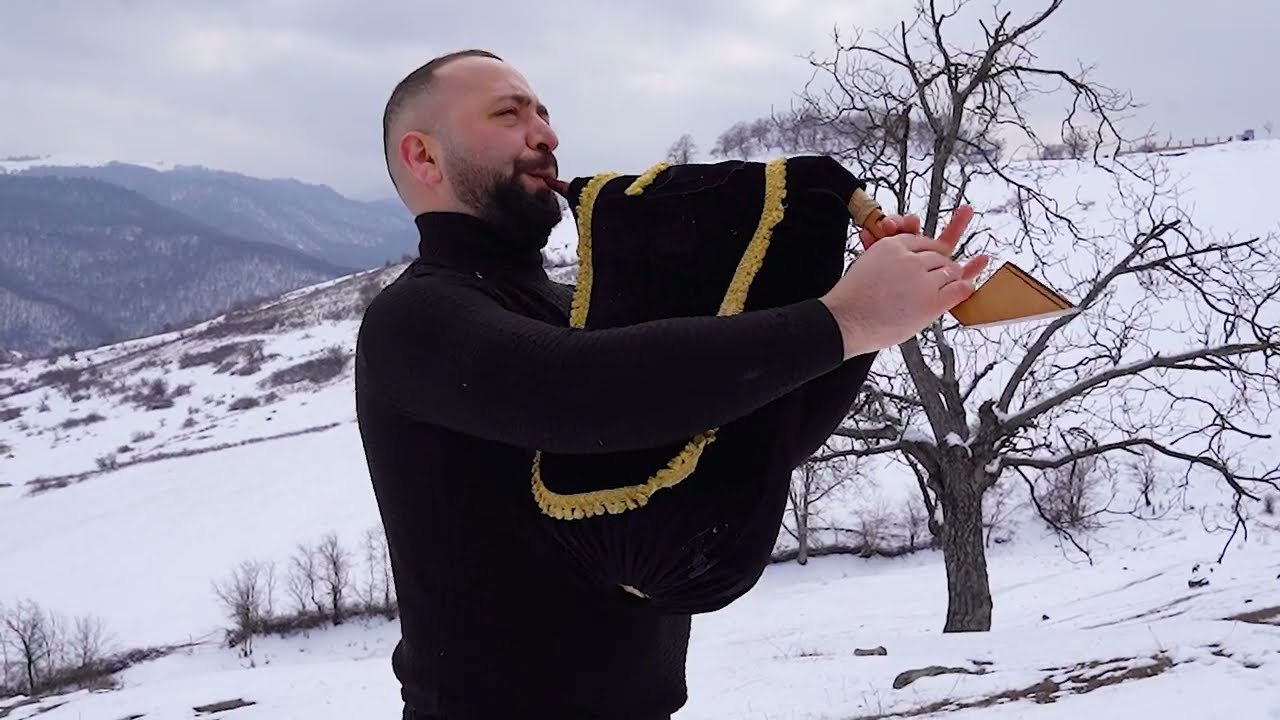 Vuqar Movlan Tulumda Ay qiz amandi mahnisi.