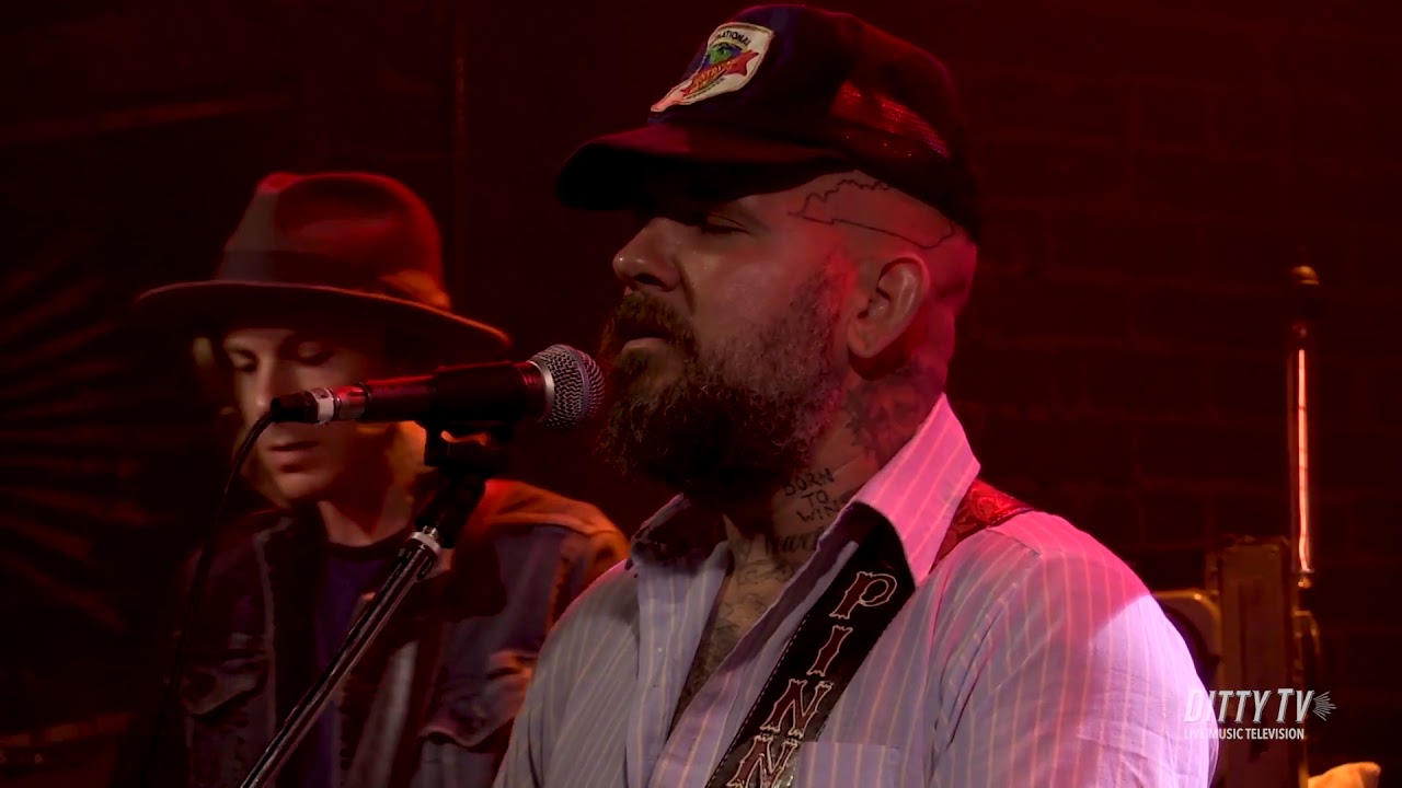 Jeremy Pinnell performs Different Kind of Love on DittyTV