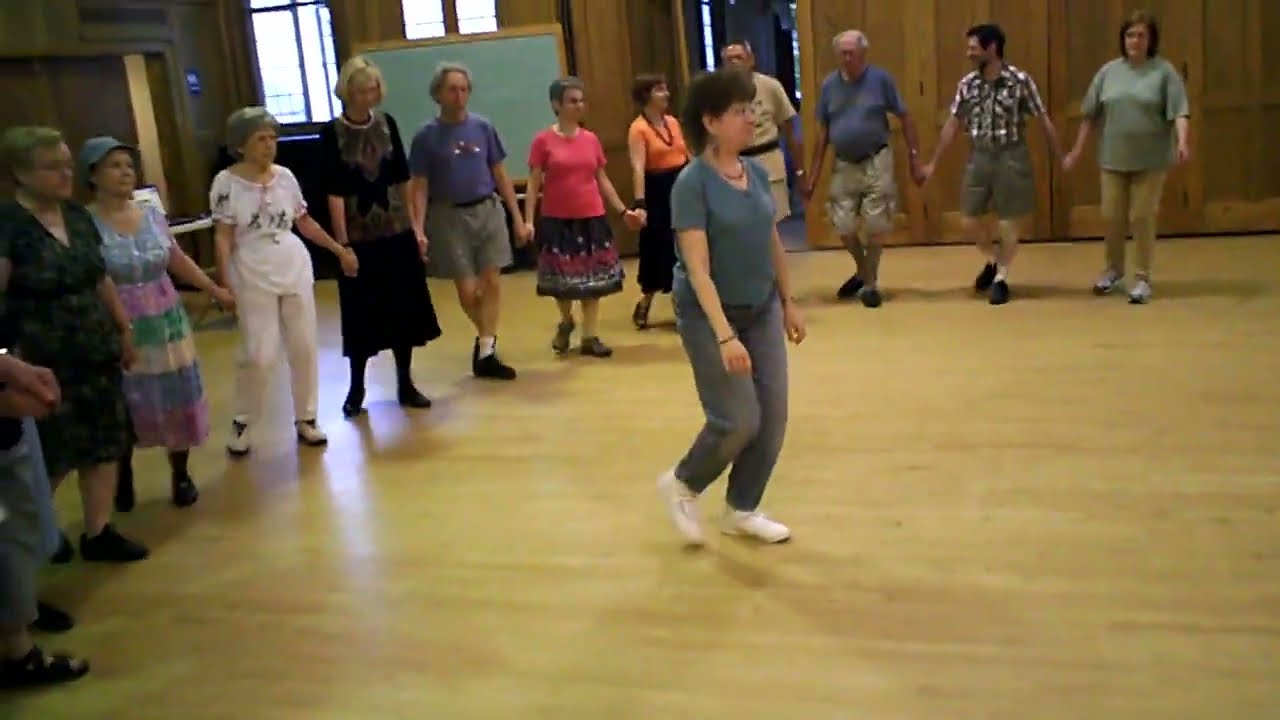 Harishut (Israel) folkdance [teaching by Randi Spiegel]