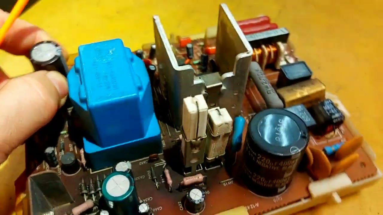 1985 год. Цветной телевизор Sony. Вызывали зависть у соседей. Настоящий японец. Курсы телемастеров.