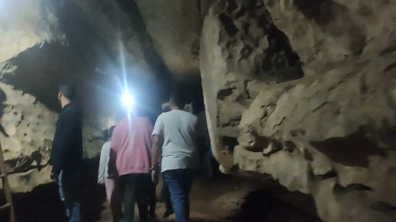 Arwah Karst Cave: अरवाह गुफाएं, मेघालय 