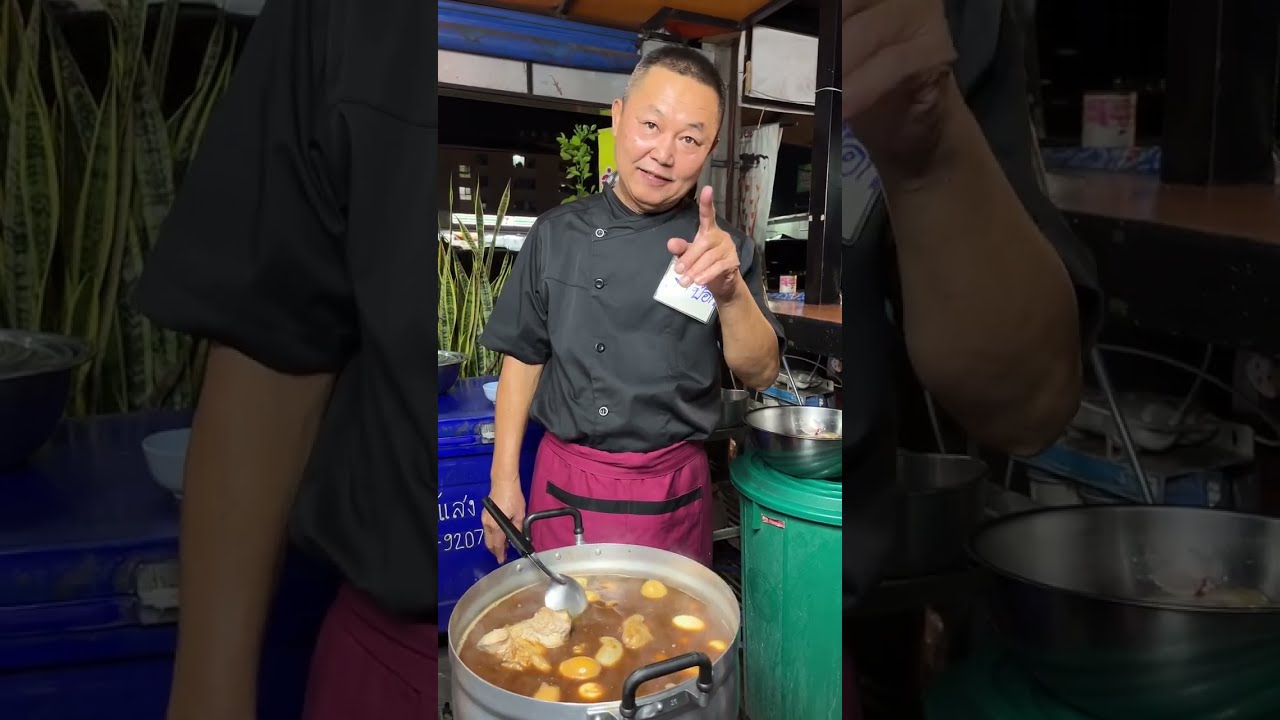 ต้มขาหมูหม้อใหญ่ ไม่ใส่เครื่องพะโล้ และสอนหมักไข่ให้สีกลมกลืนน่ากิน
