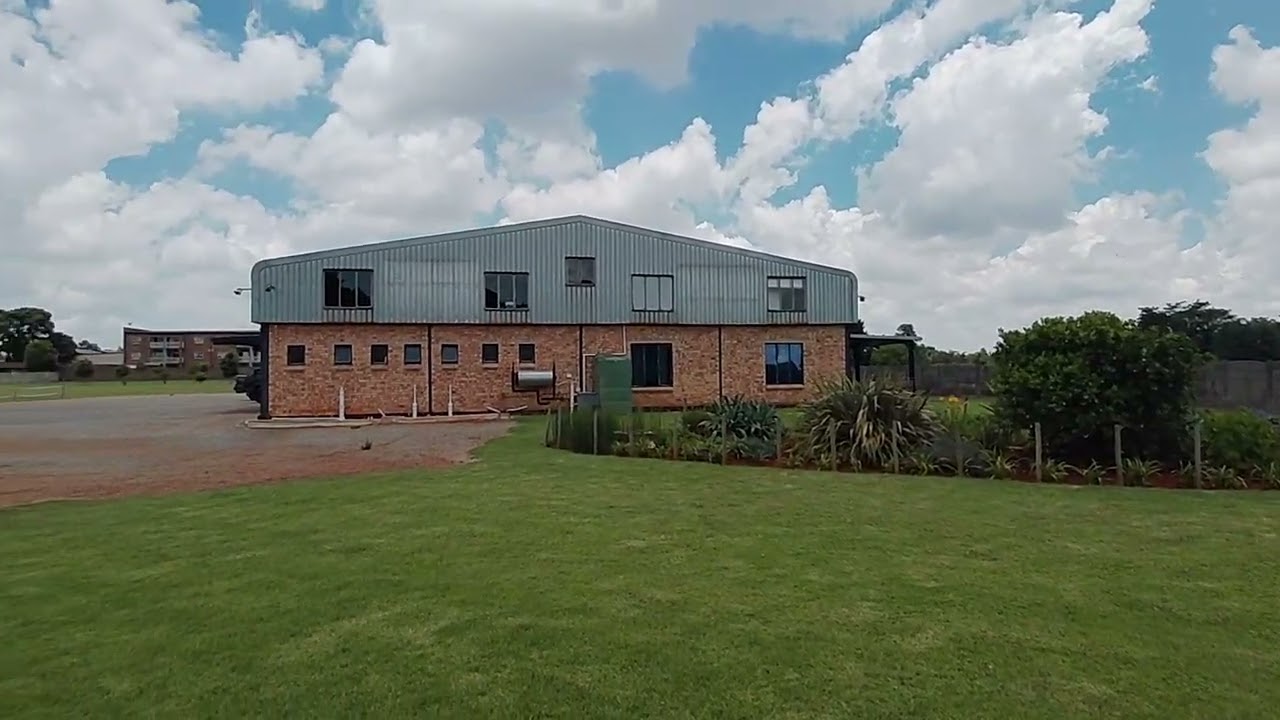 Freestanding Property For Sale on Benoni Main Road.