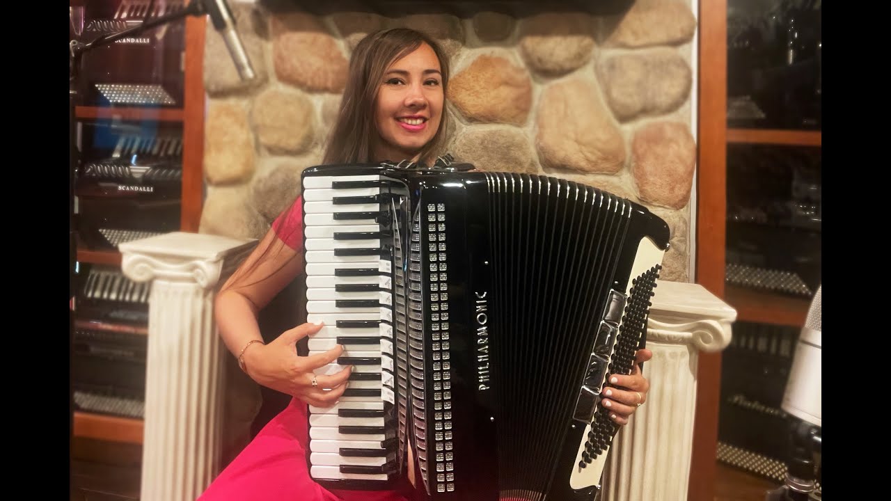 6371 - Black Philharmonic Piano Accordion LMH 41 120  $1999