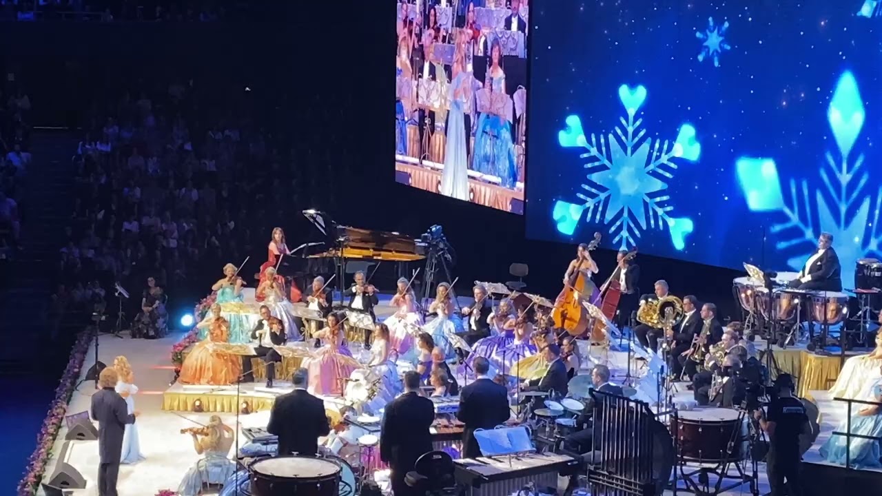 Emma Kok sings 