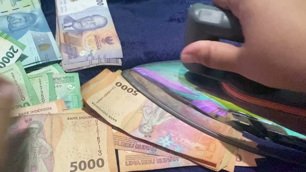 Nyetrika baju ❌❌ Nyetrika uang ✅✅
