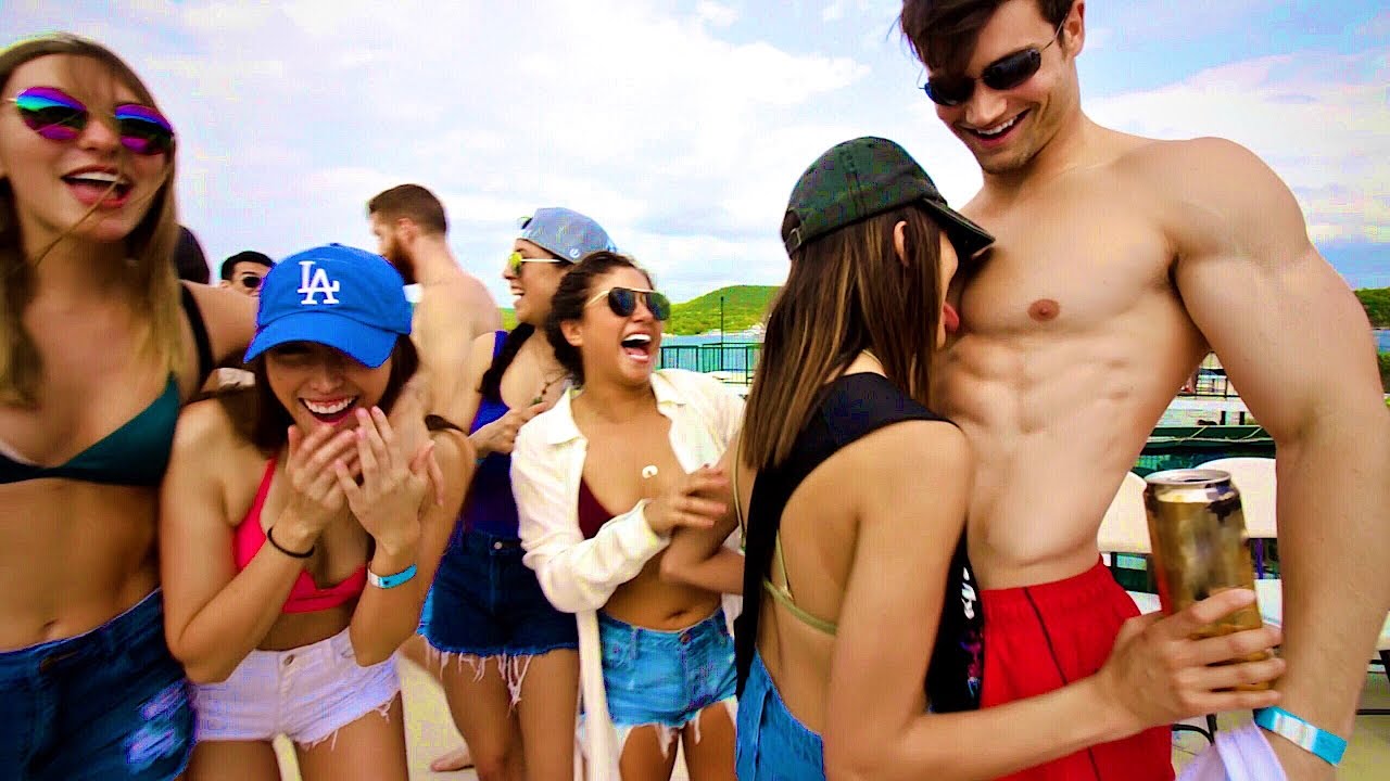 Connor Murphy Goes on a Boat Party | Connor Murphy Vlogs