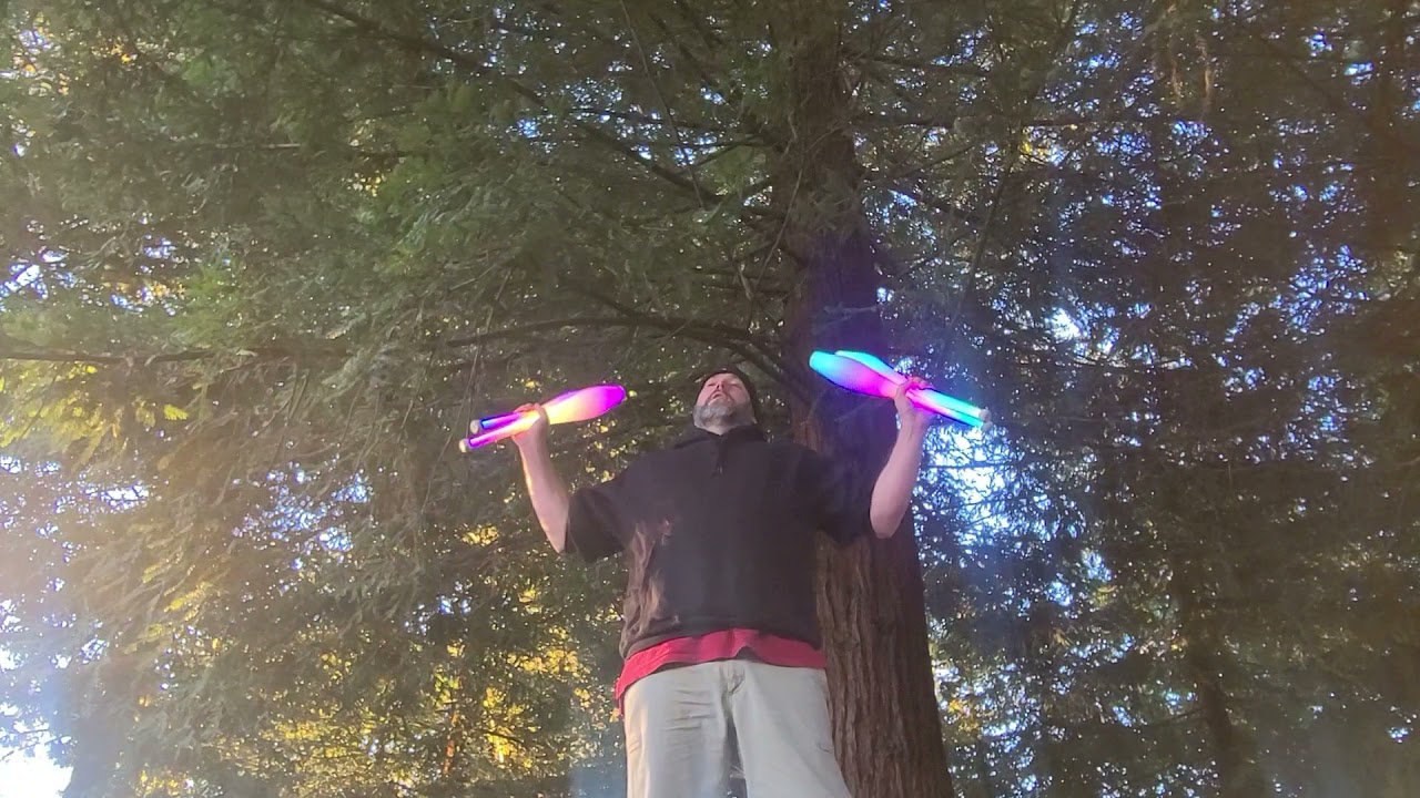 Juggling Pro Tips: how to become great at passing 7-9 clubs (2 person partner juggling)