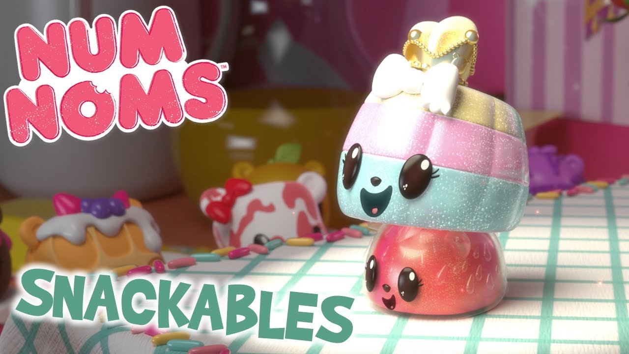 Num Noms | Strawberry Shimmer-It Up On The Catwalk | Snackables Cartoon | Season 3 Episode 5