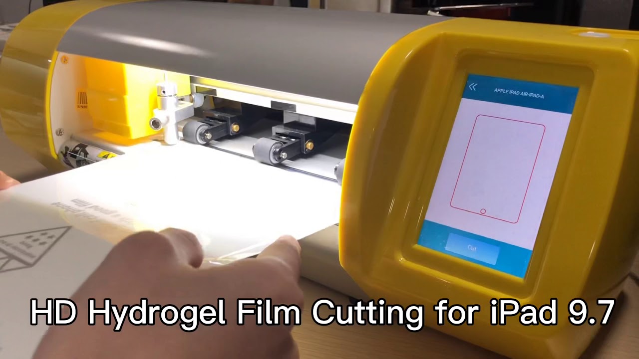 Hydrogel Cutting Machine is Cutting iPad 9.7 Screen Protector HD Hydrogel Film