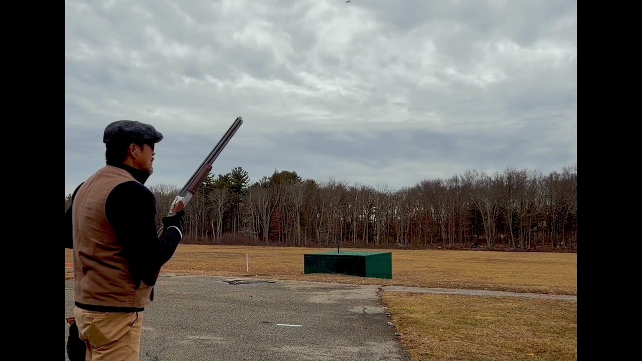 Singles and doubles low gun shooting #internationalskeet 