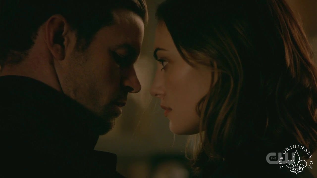 The Originals 5x11 FLASHBACK: Hayley & Elijah Dance. Hayley kisses Elijah kisses on the cheek