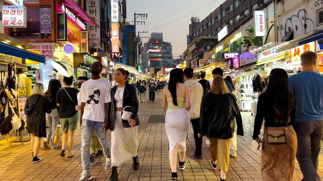 Friday evening, Hongdae street walking tour | 금요일 저녁, 홍대거리 워킹투어 4K HDR