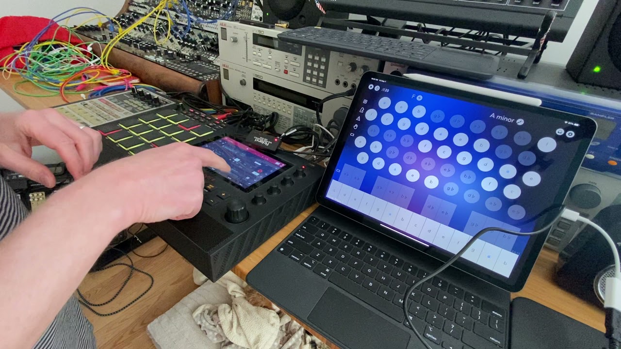 Akai MPC Live/X/One Midi USB adaptor with Apple iPad