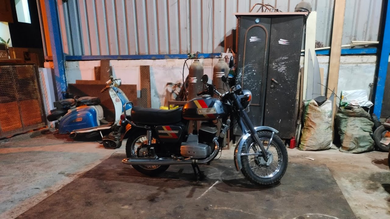 YEZDI ROADKING 250cc 