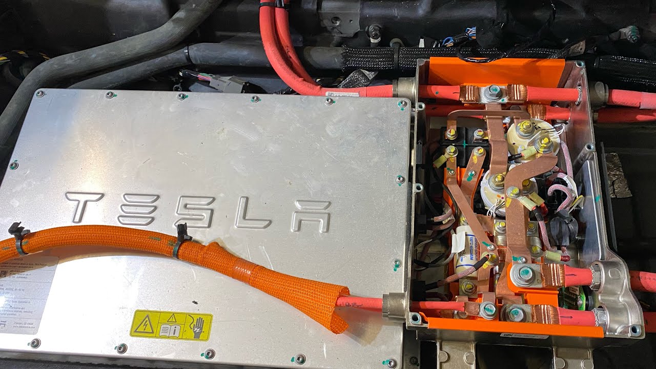 BATTERIE TESLA IN CORTO SU MODEL S