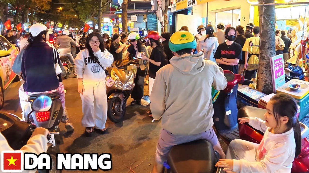 DA NANG VIETNAM - Real Local Side of An Thuong Area at Busy Chau Thi Vinh Te Street