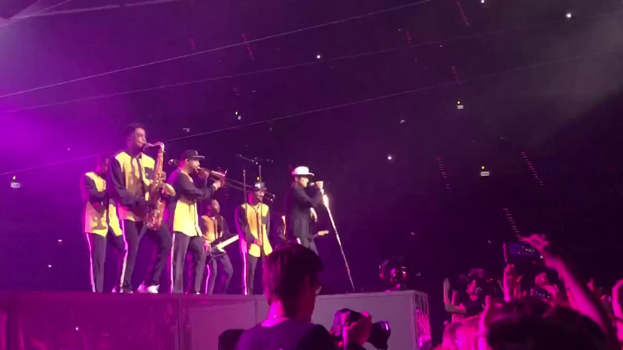 Bruno Mars - Uptown Funk (Kraków 27.05.2017) HD