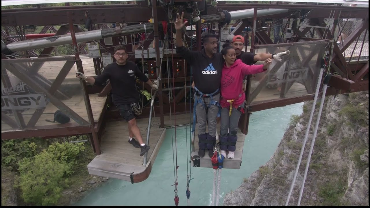 Breathtaking tandem bungy jump at Kawarau bridge - Live More. Fear Less.