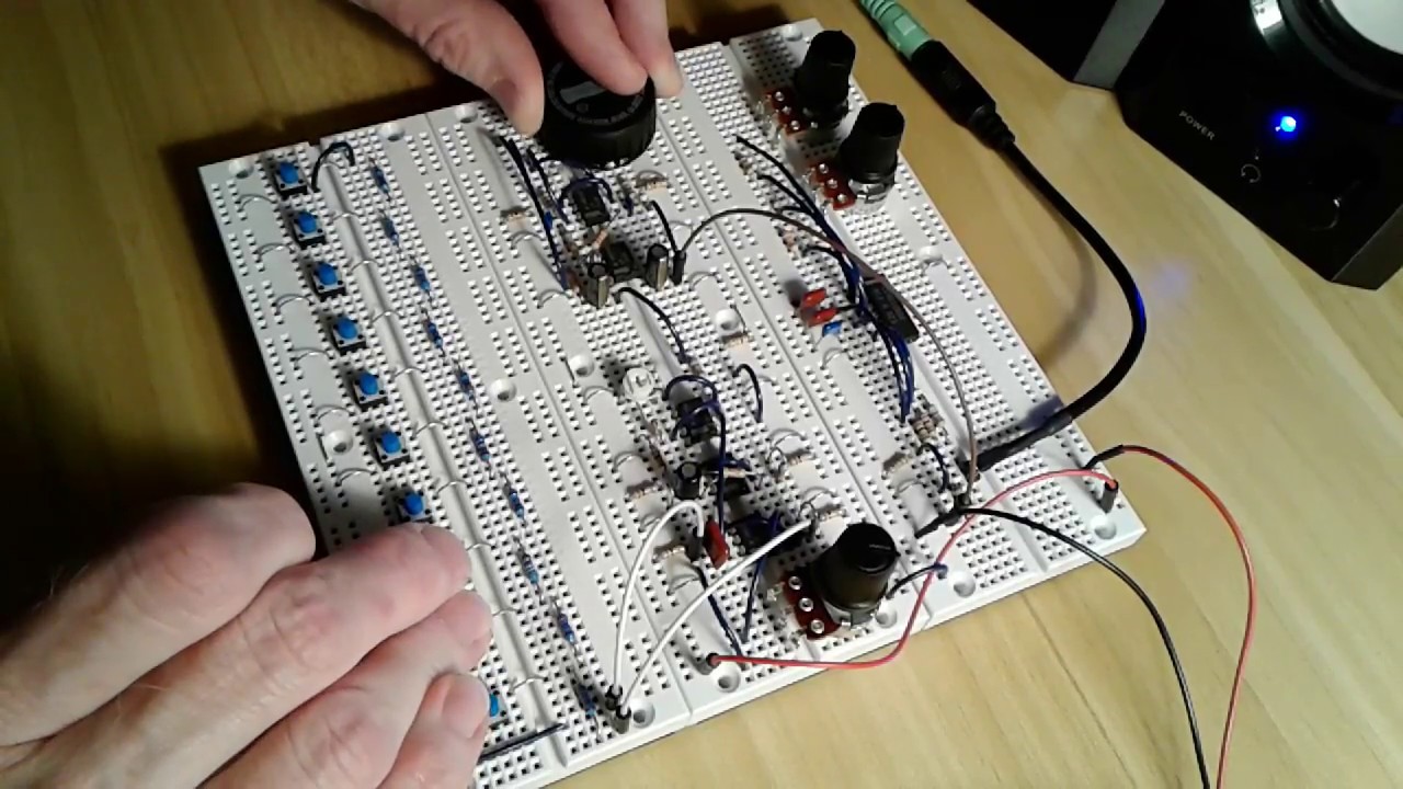 New and Improved DIY Synth with High-Note Priority and 3 Oscillators