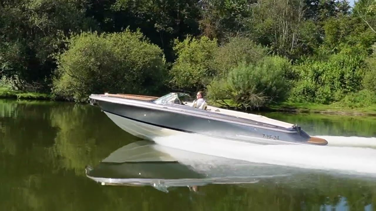 Chris Craft Corsair 27
