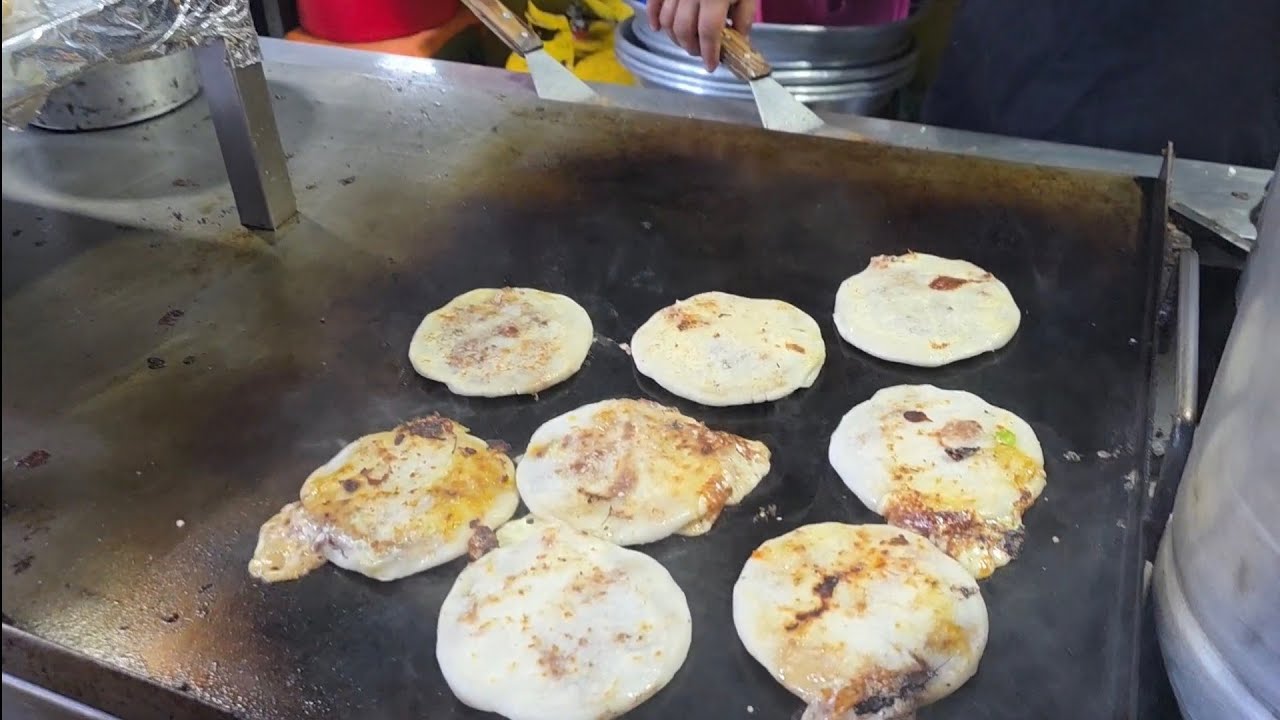 Asi es un lunes en el Mercado central San Sslvador | Las pupusas son calidad precio 