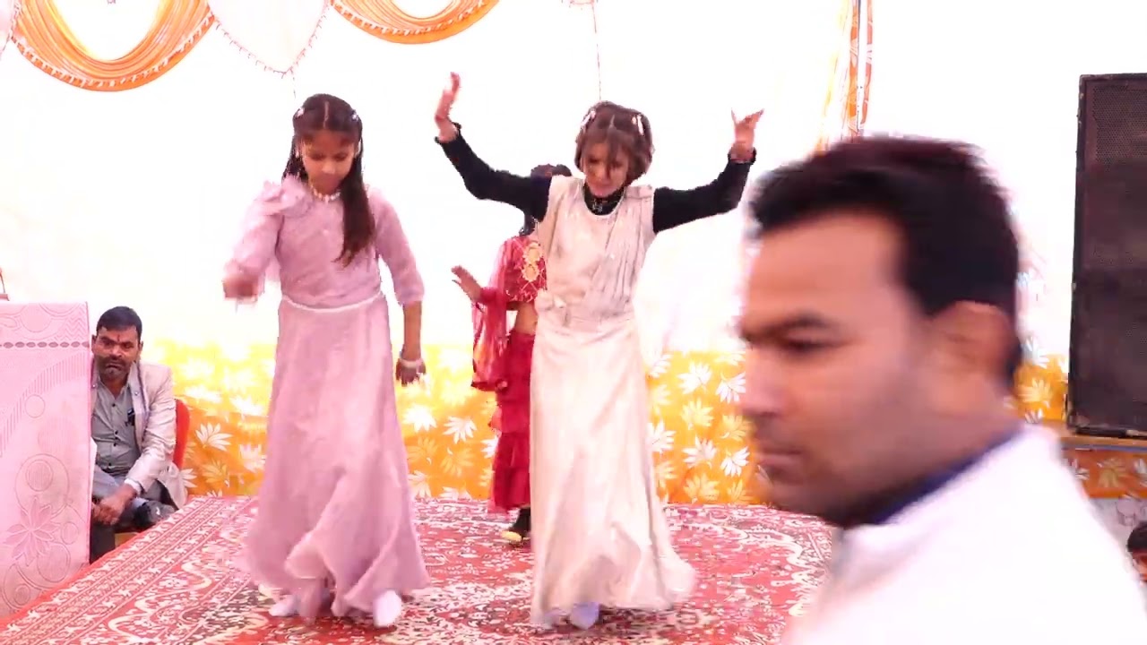 Kumud and group dance performance vivekanand school Nadbai 