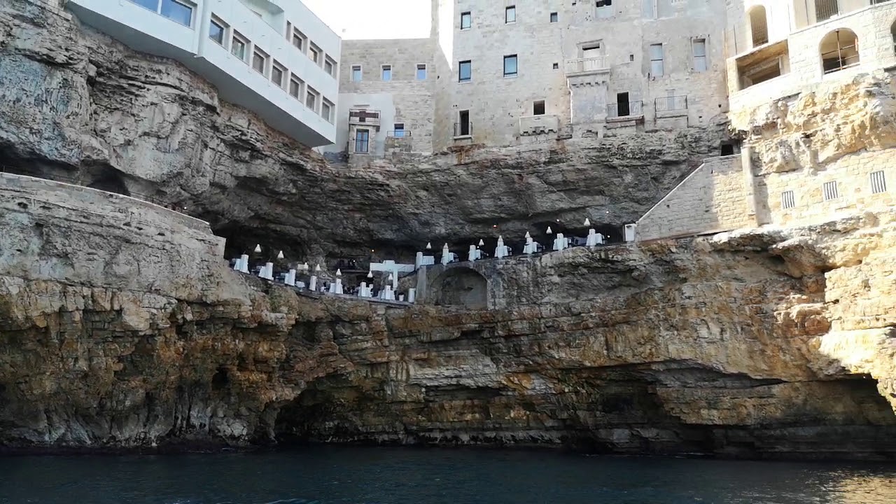 Apulia - Polignano a a Mare, Grotta Palazzese @ Dorino gite in barca