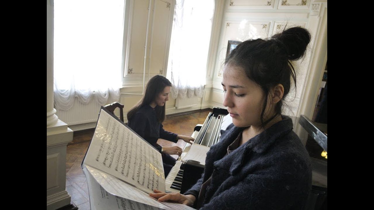 Alisa Ten. &laquo;Trois beaux oiseaux du paradis&raquo; by Maurice Ravel