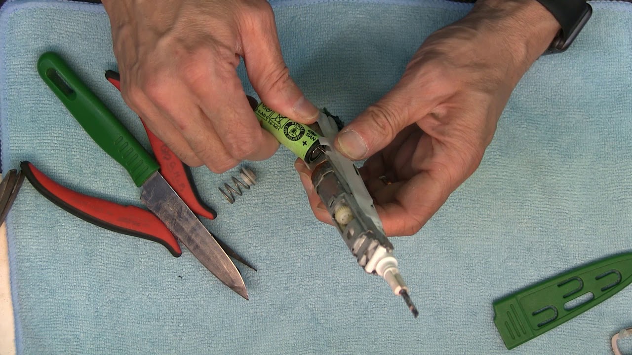 Taking Apart Battery Replacement For BRAUN Oral-B Triumph Professional Care 9000 Electric Toothbrush