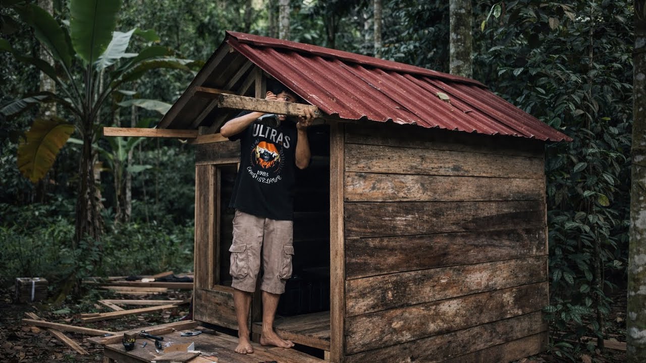 🌧️ 24 Hours in the Rain | Building a Small Forest Shelter from Scratch