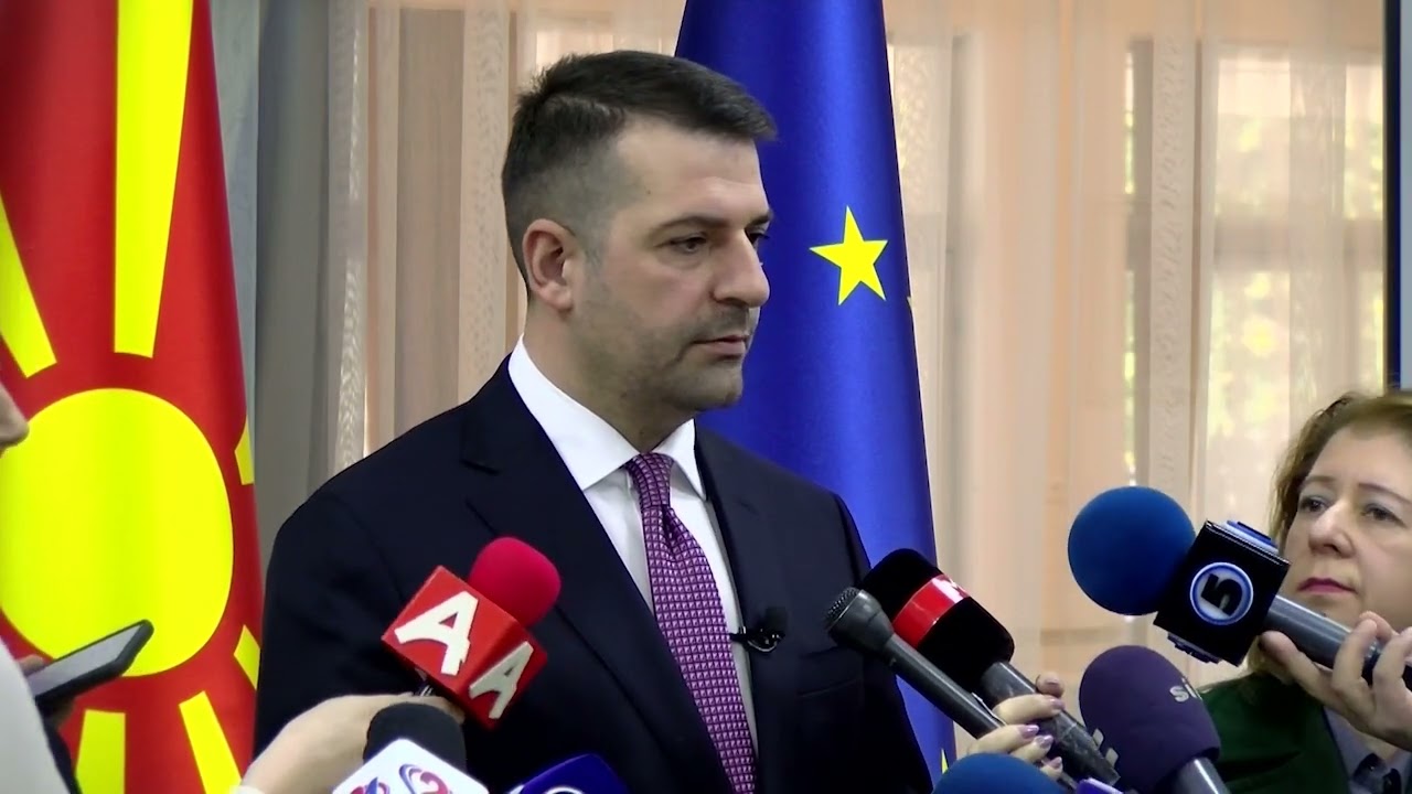 Премиерот Мицкоски: Ние ќе се повлечеме од набавка на авион и ќе се молиме да останеме живи