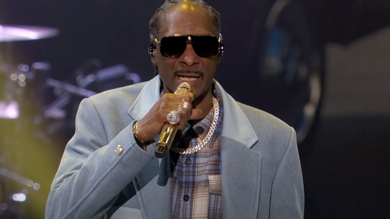 Snoop Dogg Performs 