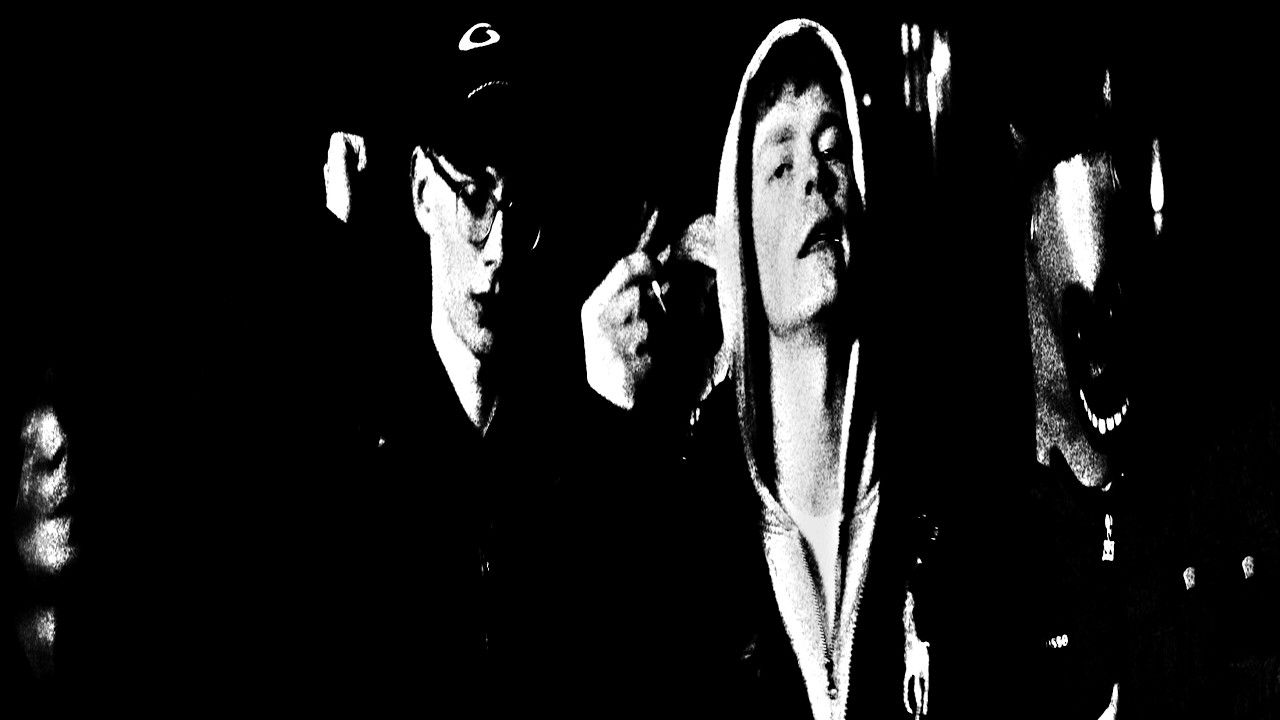 Bubák – Young Plüh X Erbyzz (official music video by FLARES)