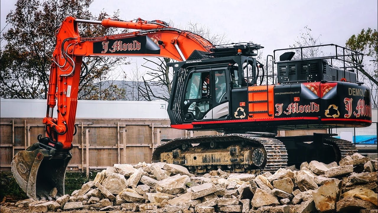 A Site Full of Hitachi! (ZW180, ZX300, ZX350)