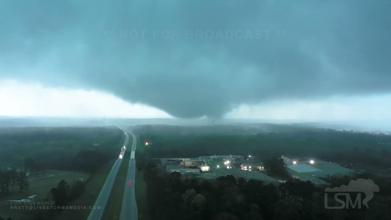03-25-2021 Calera, AL - Violent Tornado Crossing Interstate 65 with Power Flashes!