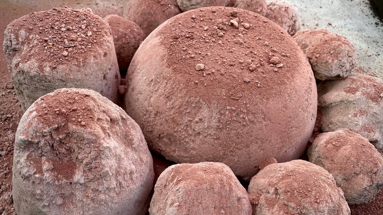 ASMR| Crunchy Stoney Pink Sand Cement Dry Crumbles in Clay Pot🤤Earthy Dust Play\poring 💨#satisfying 