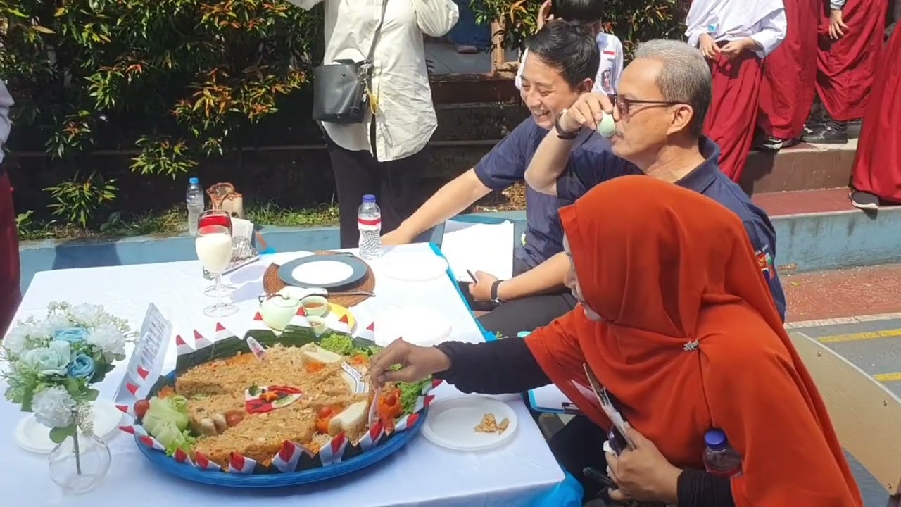 Presentasi nasi goreng kelompok camellia orang tua kelas 4 SDN Julang 2025