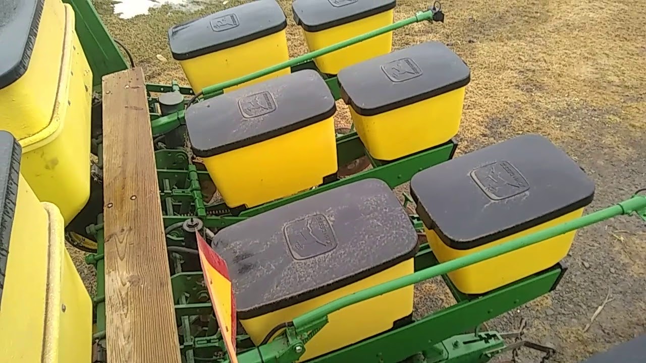 It's here!!!! John Deere 7200 corn planter.