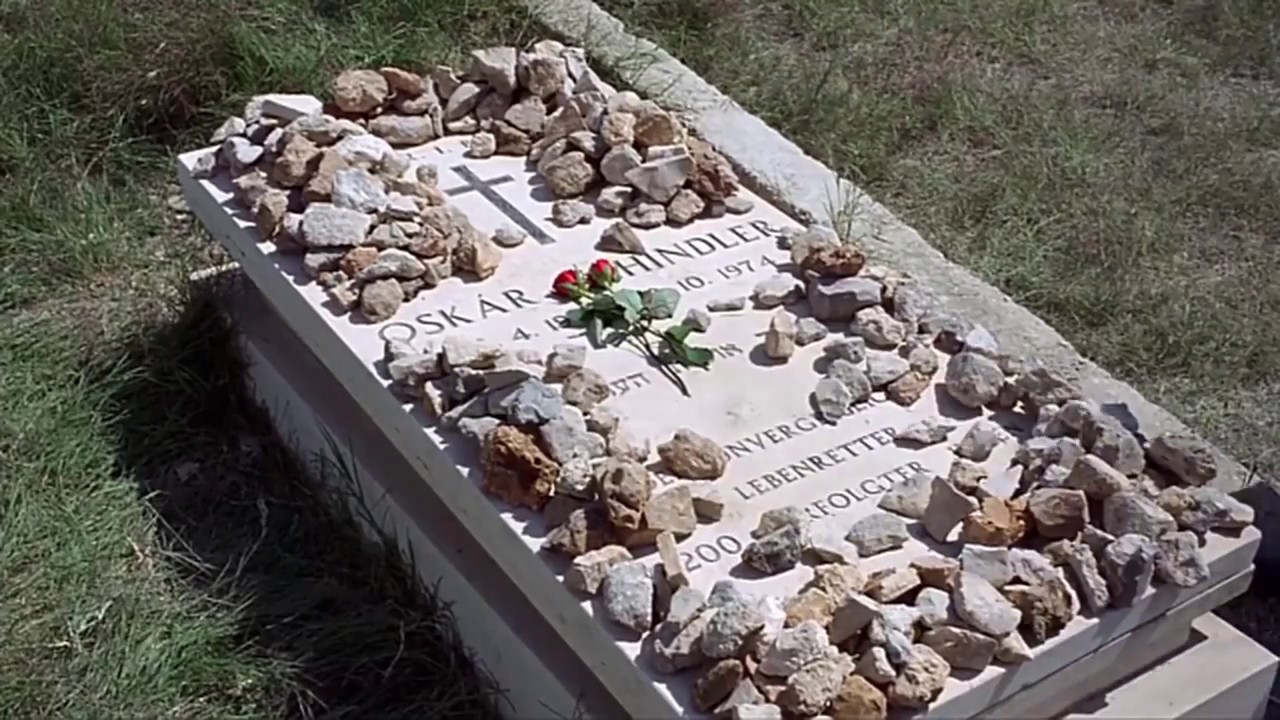 ''Aquele que salva uma vida, salva o mundo inteiro'' (A Lista de Schindler )
