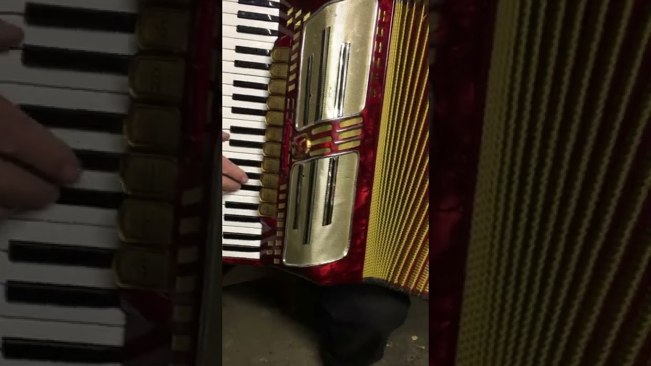 Próbka brzmienia Hohner Atlantic. 4 chóry z musette