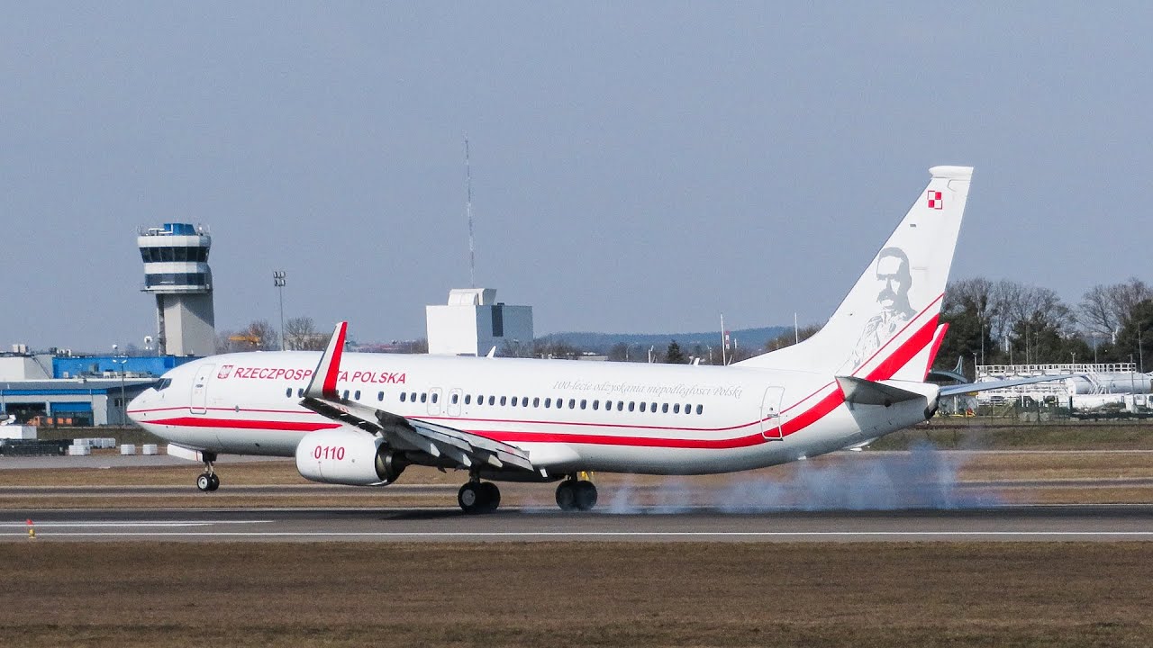 AMAZING PLANESPOTTING GDANSK AIRPORT | LIVE ATC