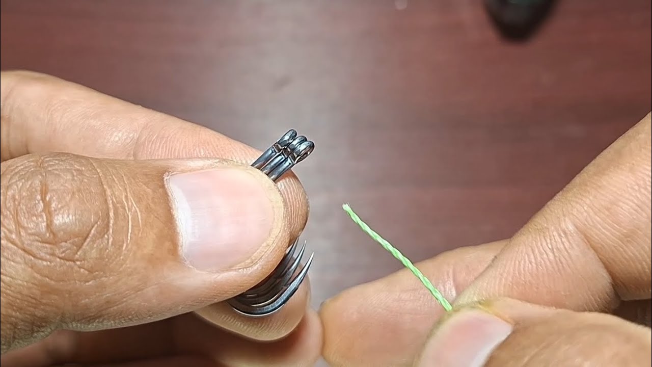 Easy trick in tying fishing hooks, 3 in 1 hooks in one straight line #fishingknot #fishinghook 