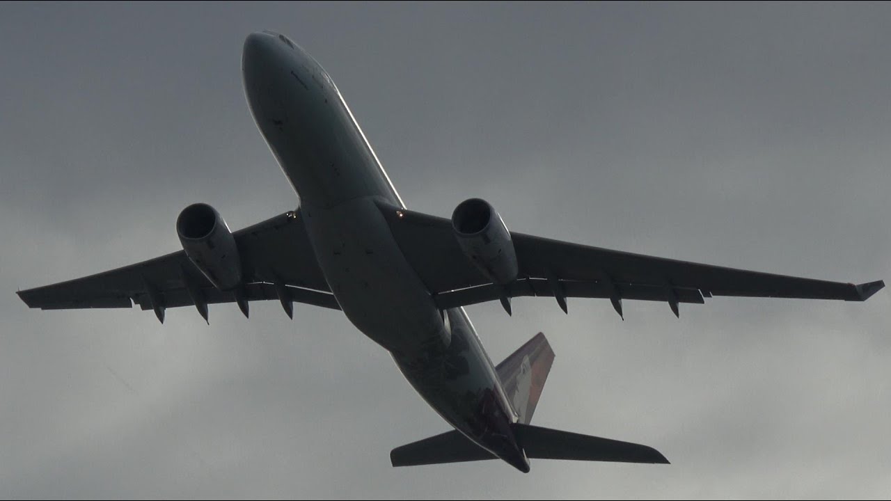 (4K) Plane Spotting at John F, Kennedy Int’l Airport (JFK/KJFK) on October 15, 2025 (Part 2/14)
