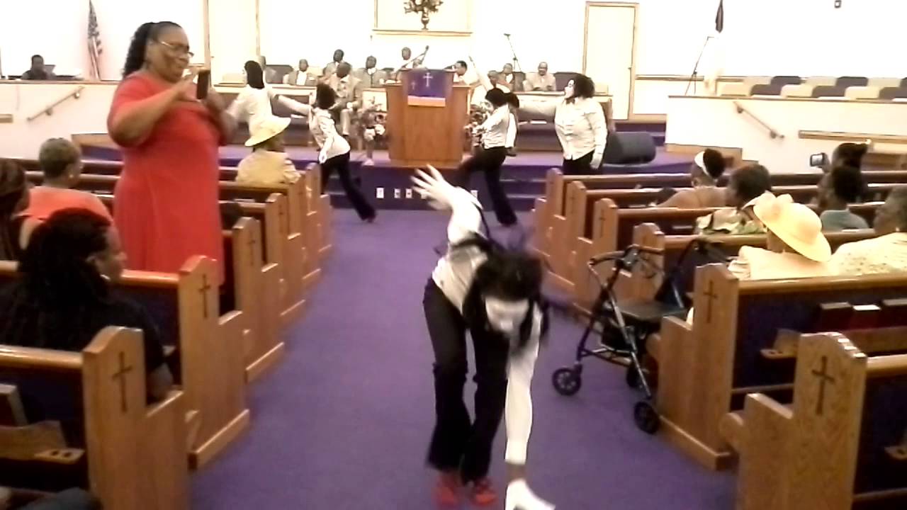 Yolanda Adams In the midst of it all mime dance